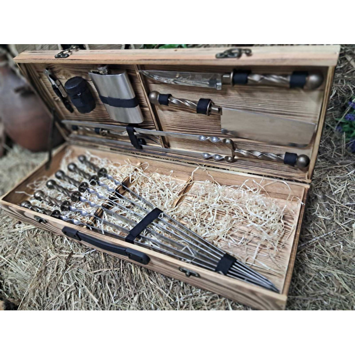 Набор из 6 шампуров с кованой ручкой "Викинг" (700х12х3 мм) + двойной шампур + комплект в деревянном кейсе