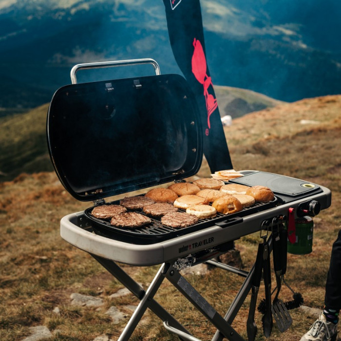 Газовий гриль Weber Traveler чорний