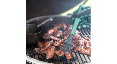 Чугунный сотейник с кисточкой для смазывания Big Green Egg 127822