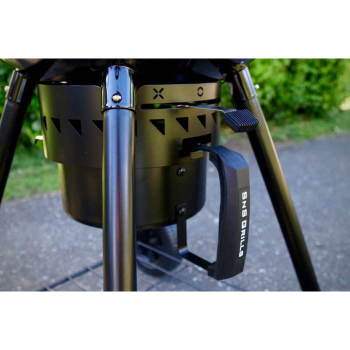 Вугільний гриль Slow and Sear Black Edition Kettle Grill 57 см + кошик Deluxe SNS-KET-BE-1